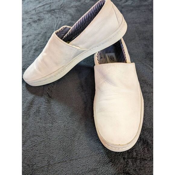 Mens UGG suede leather slip on shoes. In good condition size 12. - Picture 3 of 11